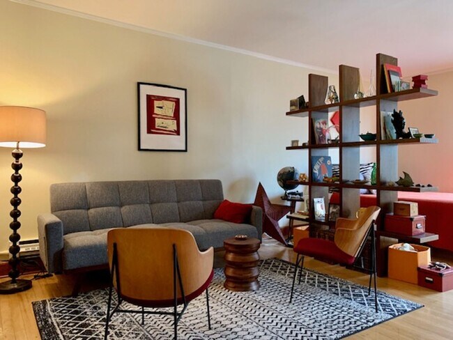 Photo - Sir Lancelot Apartments