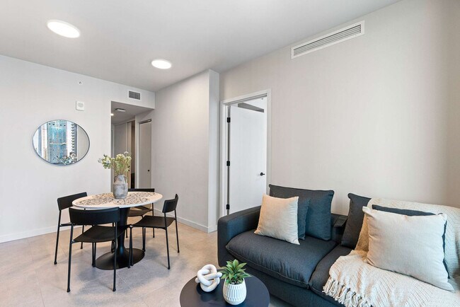 Photo - 121 NE 5th St Unit SI ID1388735P