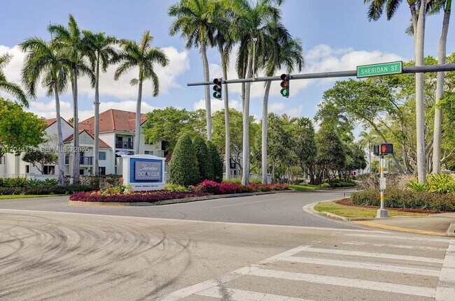 Photo - 2711 Ocean Club Blvd Unidad 203