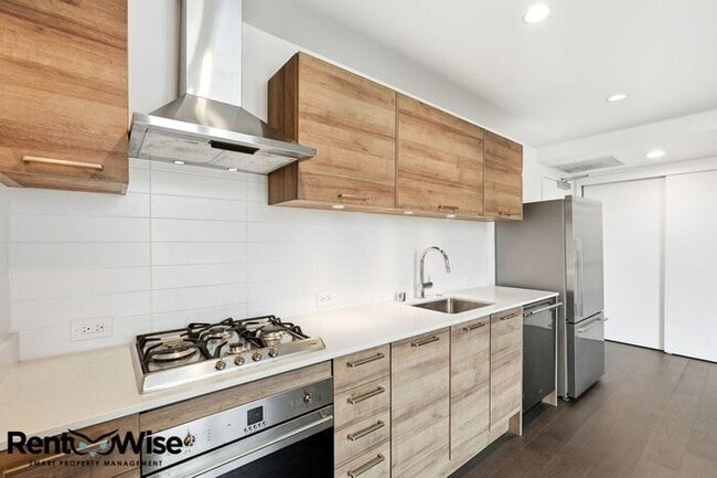 Photo - 1075 Market St