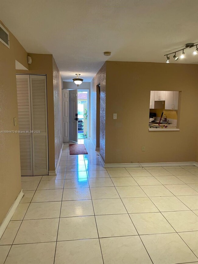 Photo - 518 NW 179th St