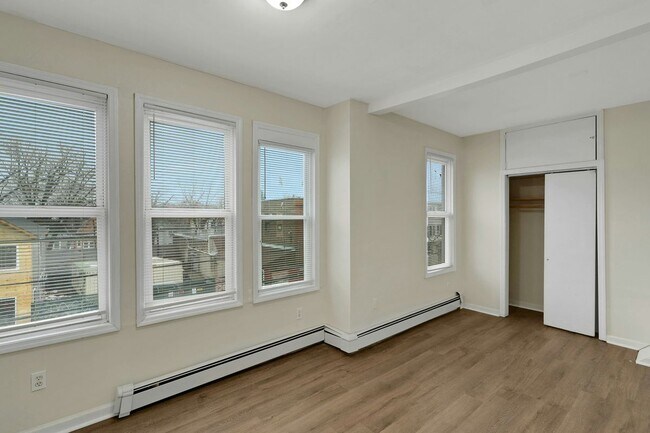 Photo - 496 S 21st St