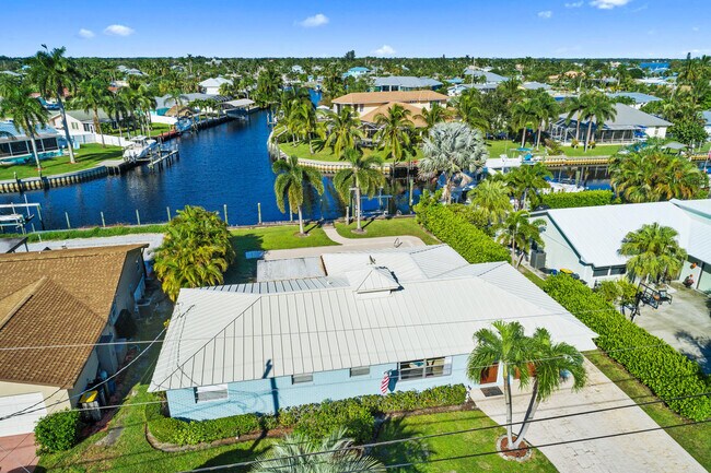 Photo - 1389 SW Dyer Point Rd