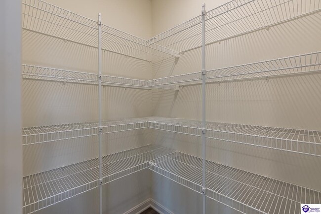 Photo - 557 Pinehurst Dr