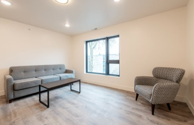 Photo - 911 S Main-911-102 Unidad 911-102