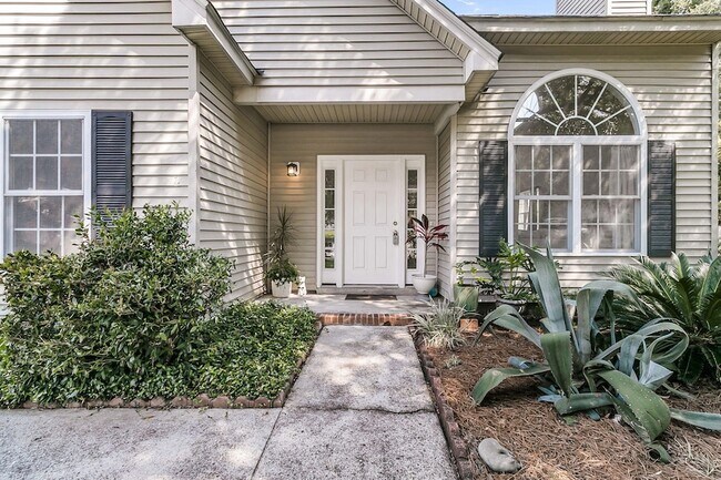 Photo - 339 Mt Royall Dr