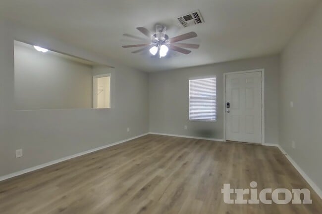Photo - 11514 W Wethersfield Rd