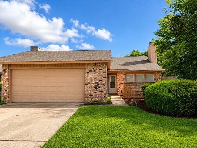 Building Photo - 3643 Palm Grove Dr
