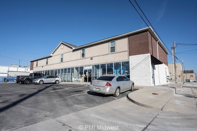 Building Photo - 1702 W Michigan St Unit 4