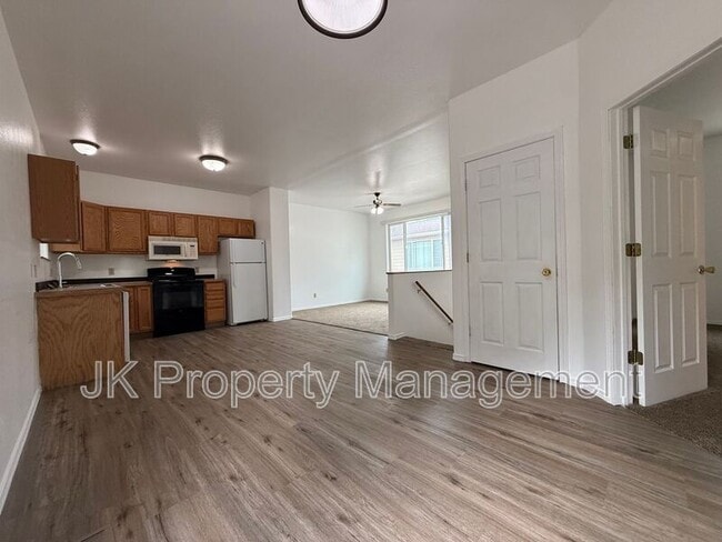 Photo - 819 6th Ave S Unit #3