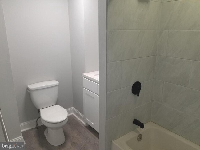 Photo - 212 Warren St