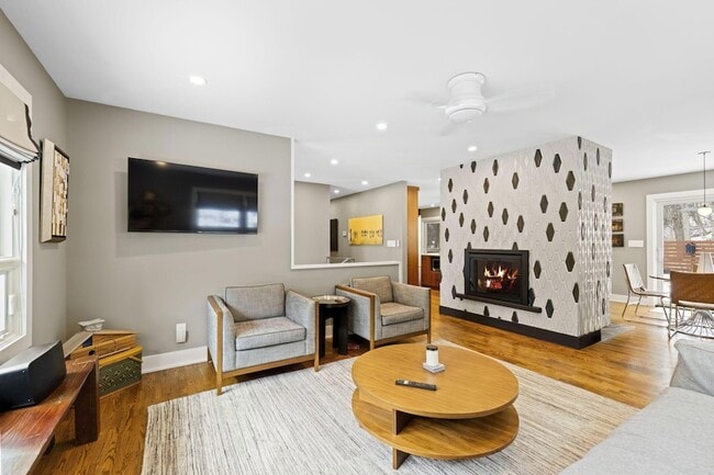 Photo - 9591 Hillside Dr