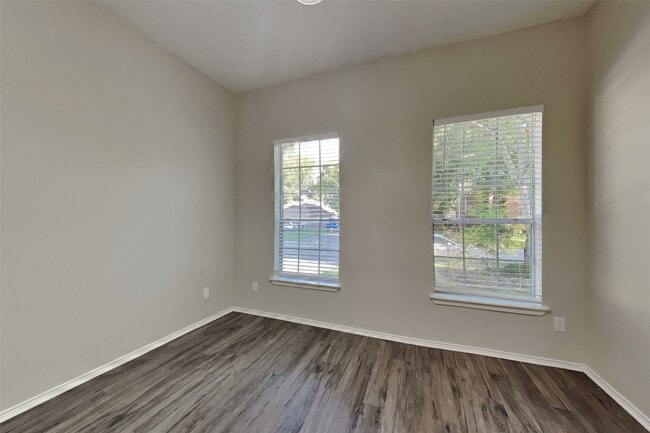 Photo - 1314 Buchans Dr