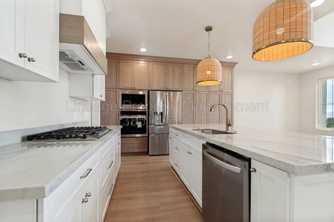 Photo - 707 N 1540 E