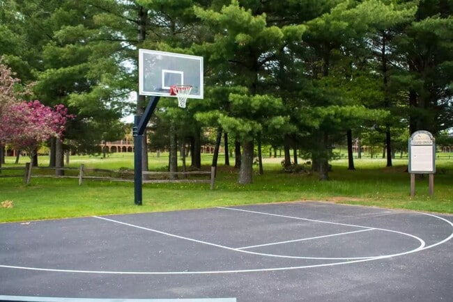 Photo - 1828 Parkland Dr Unit 3