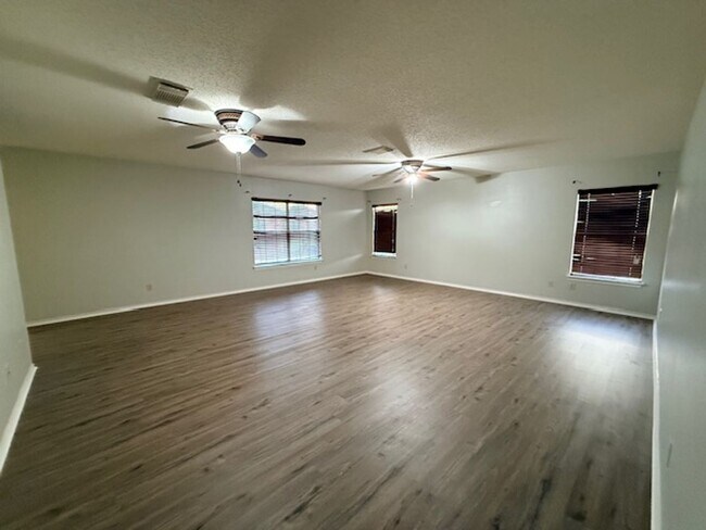 Photo - 4 Bedroom 2 1/2 Bath Plus Office Near 151 ...