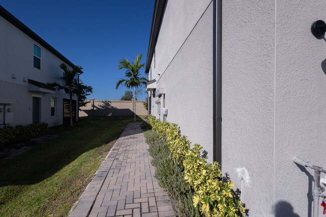 Photo - Gorgeous 3-Bed/2.5-Bath Townhome in Treves...