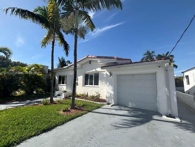 Photo - 9324 Byron Ave