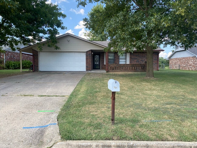 Photo - 704 Fairfax Dr Casa