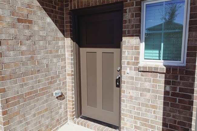 Photo - 8586 Blueberry Ash St