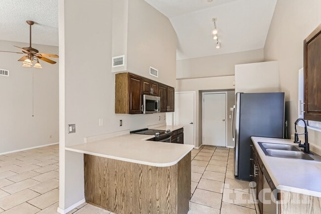 Photo - 2718 N 87th Ave