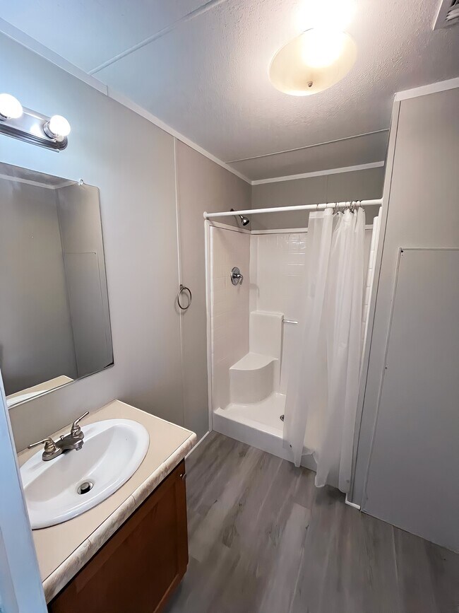 Photo - 110 N Michigan St