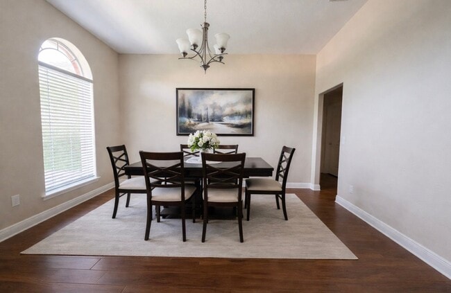 Photo - 211 Pinque Coat Ct