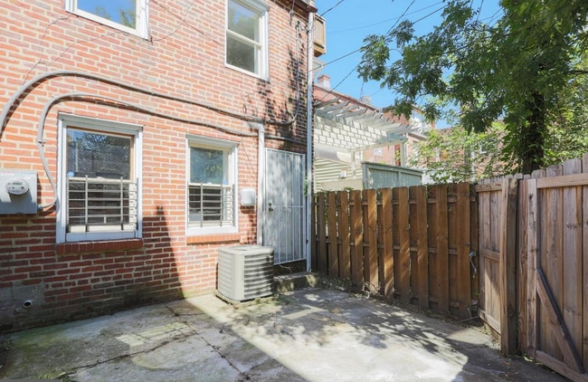 Photo - 711 Scott St