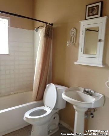 Photo - 1113 Rivas St