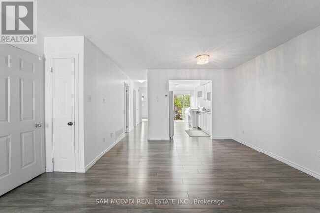 Photo - 87 Rundle Crescent