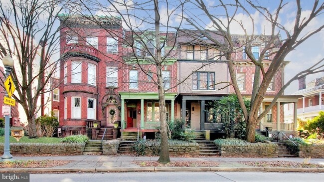 Photo - 1756 Park Rd NW