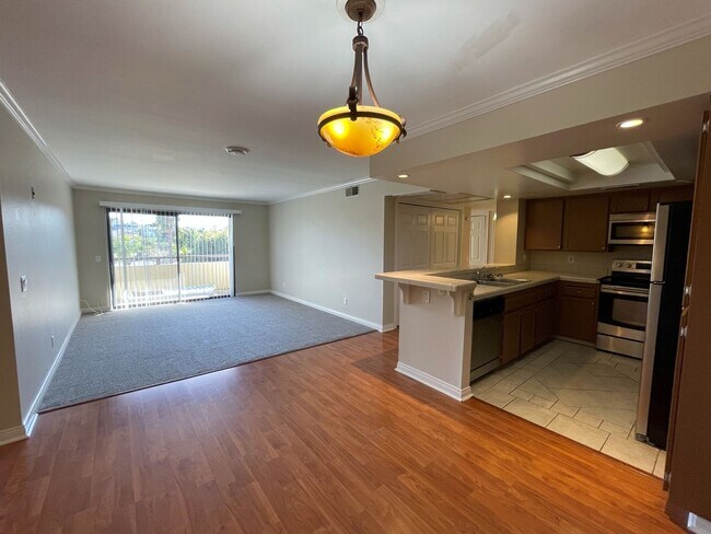 $500 Move In Special-Spacious Condo with D... - $500 Move In Special-Spacious Condo with D...