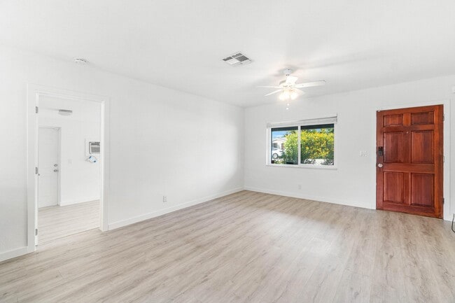 Photo - 5068 Sunrise Blvd