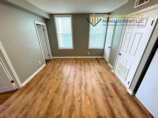 Photo - 321 Union St Unit 1