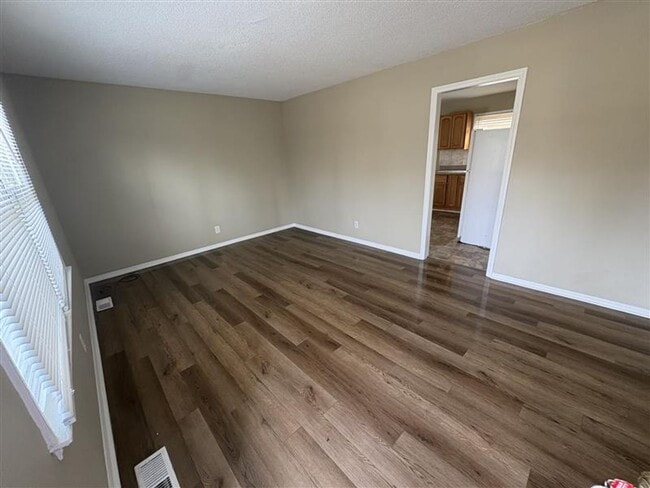 Photo - 3 Bed/1.5 Bath Single-Level Home - Reynolda Rd Area!