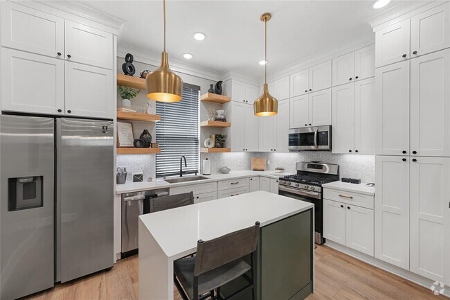 Building Photo - 1508 E Hedrick St Rental