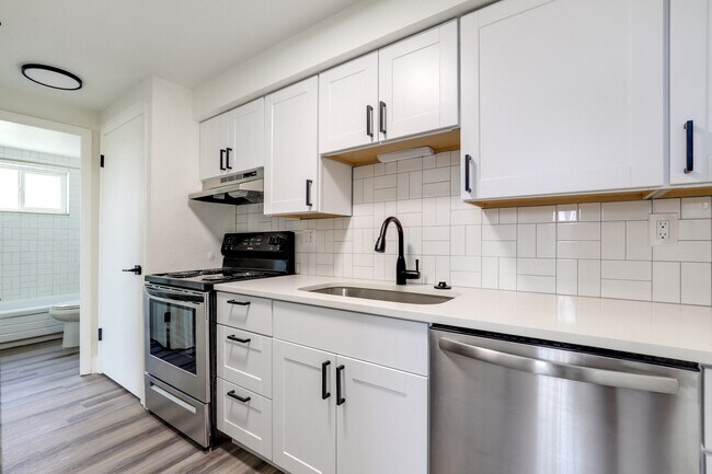 Photo - 2441 S. York St.