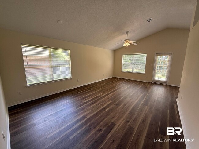 Photo - 104 Kemper Ln