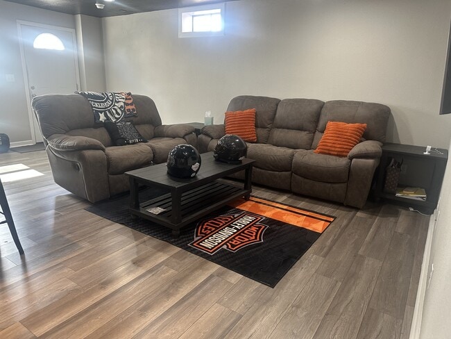 Photo - 600a Sara St