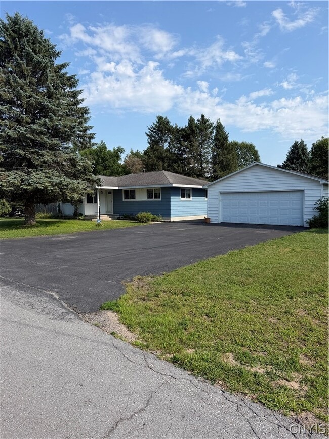 Building Photo - 107 Hadley Dr