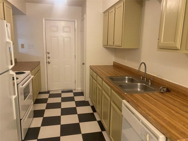 Photo - 5302 Avenue G