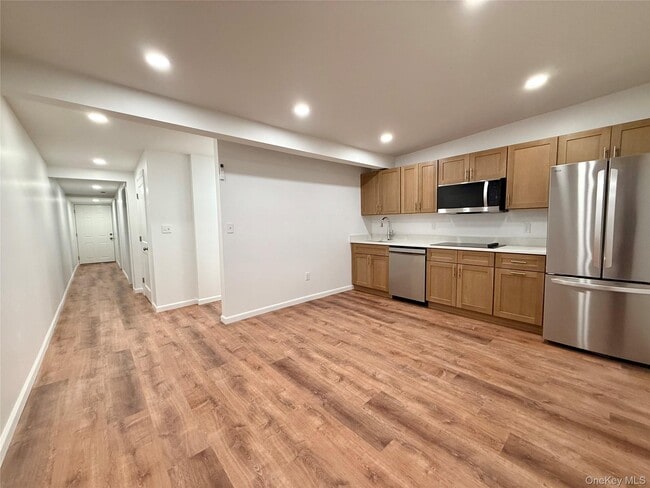 Photo - 728 US-6 Unit A