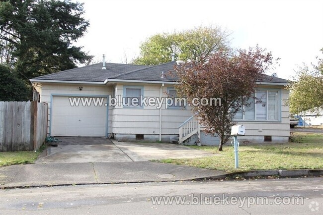 Building Photo - 2 Bed 1 Bath Home with Huge Bonus Room Nea...