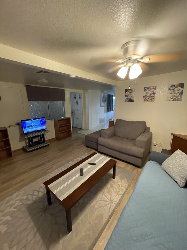 Building Photo - 74 Brockbank Pl Unit 74B