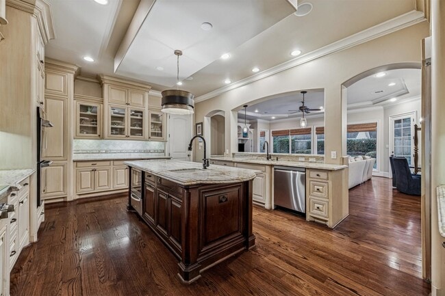 Building Photo - 170 Plantation Rd