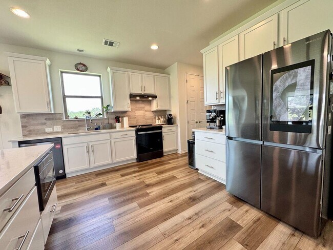 Photo - 148 Nelson Pl