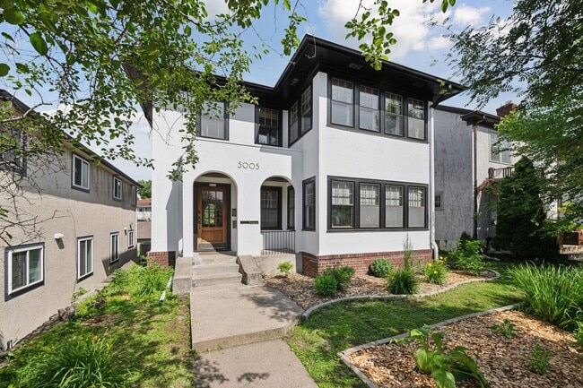 Building Photo - 5005 Oliver Ave S Unit #2 Rental