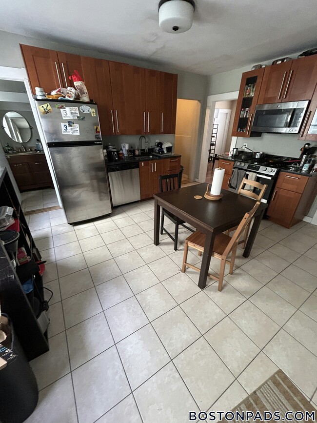 Building Photo - 273 Cardinal Medeiros Ave Rental