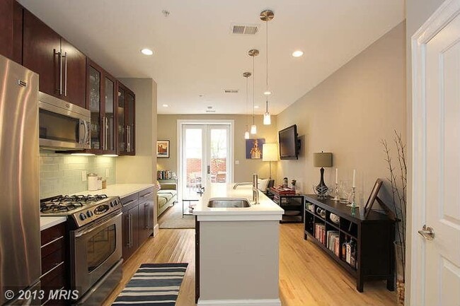 Photo - 444 M St NW Unidad 6