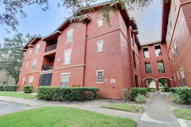 Building Photo - 107 Vista Verdi Cir Unit 213